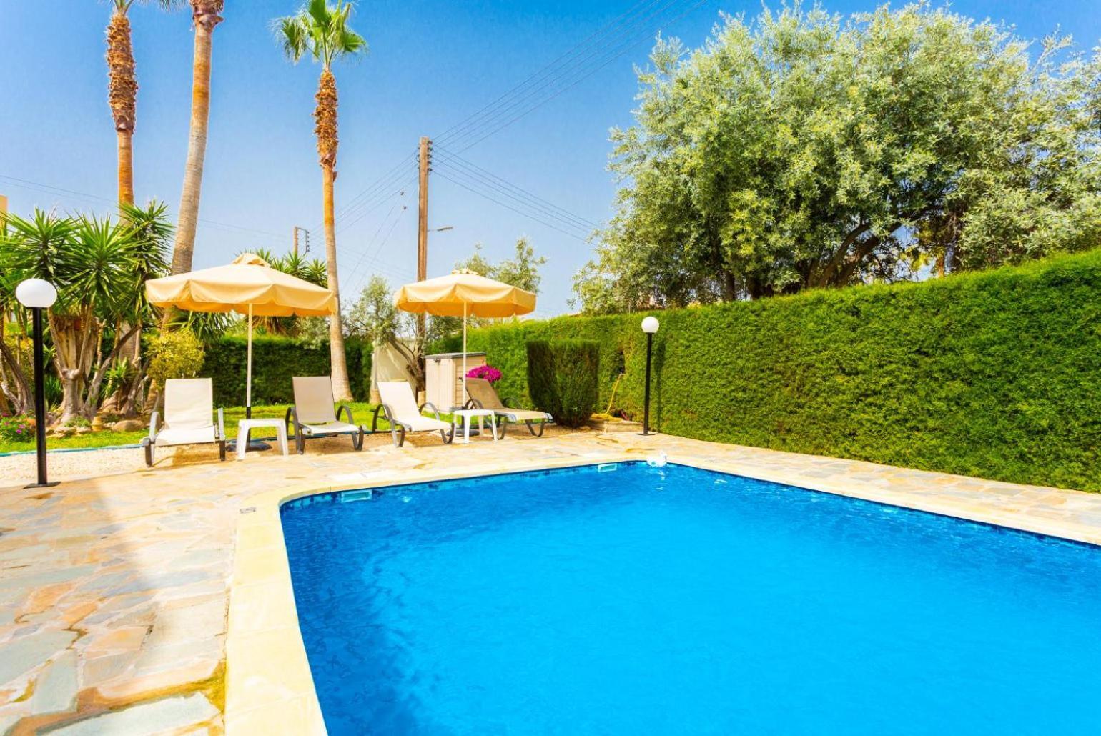 Halima Alexandros Villa Polis